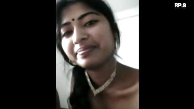 Dua ayam bercinta pada saat yang sama. sek prono