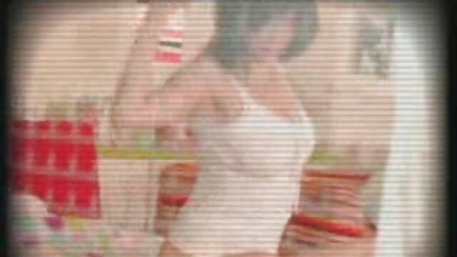 Cunnilingus free seks dan pelacur telanjang di pesta kolam renang