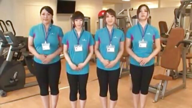 Jade Jantzen membiarkan ayah video seks 3gp tiri bercinta dengan anus nya.