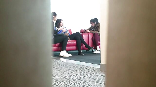 Aku melihat gaun pirang berair dalam xvideoseks lingerie merah.