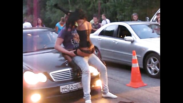 Busty Kimber Lee dioleskan dengan minyak dan fucked di video seks 3gp pussy dengan orang yang kuat.